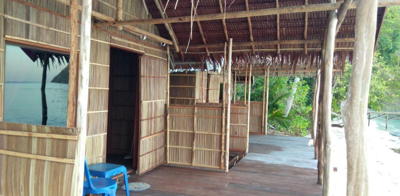 Pulau Mansuar Erens Sauwandarek Guest House المظهر الخارجي الصورة